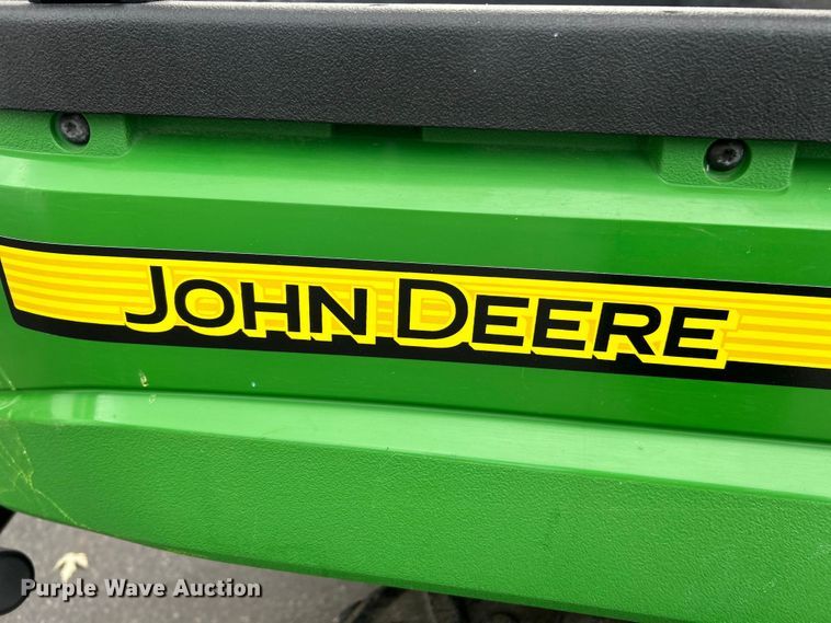 image for item ET6635 2012 John Deere XUV 550 utility vehicle