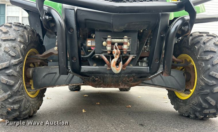 image for item ET6635 2012 John Deere XUV 550 utility vehicle