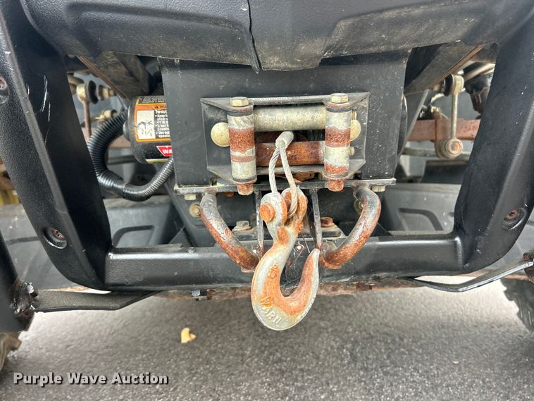 image for item ET6635 2012 John Deere XUV 550 utility vehicle