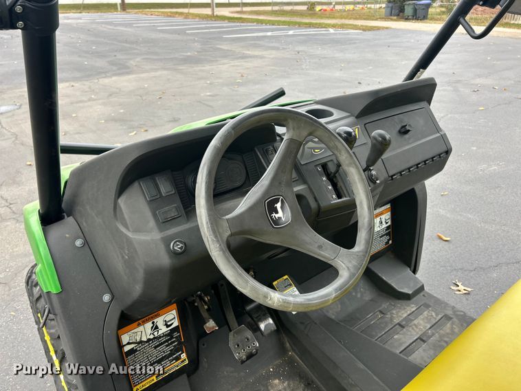 image for item ET6635 2012 John Deere XUV 550 utility vehicle
