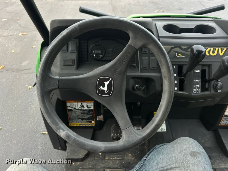 image for item ET6635 2012 John Deere XUV 550 utility vehicle