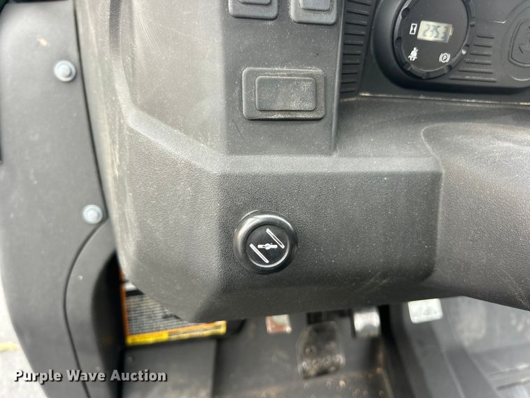 image for item ET6635 2012 John Deere XUV 550 utility vehicle