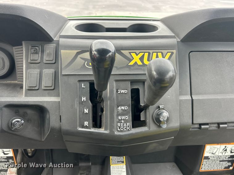 image for item ET6635 2012 John Deere XUV 550 utility vehicle
