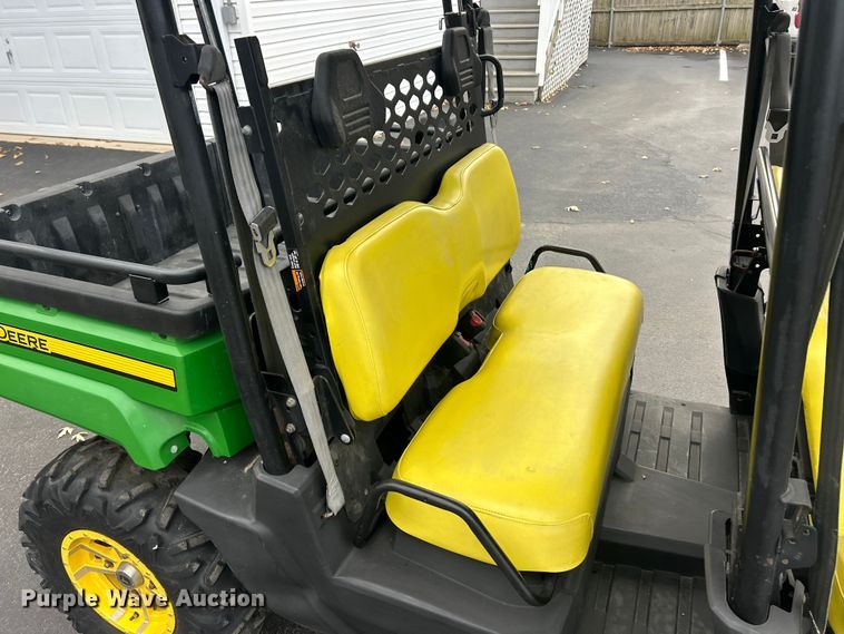 image for item ET6635 2012 John Deere XUV 550 utility vehicle