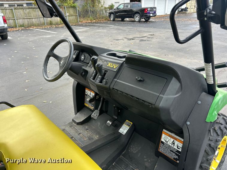 image for item ET6635 2012 John Deere XUV 550 utility vehicle