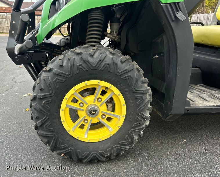 image for item ET6635 2012 John Deere XUV 550 utility vehicle