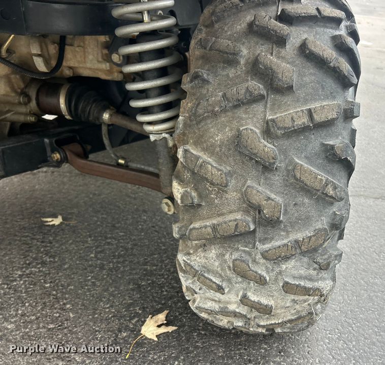 image for item ET6635 2012 John Deere XUV 550 utility vehicle