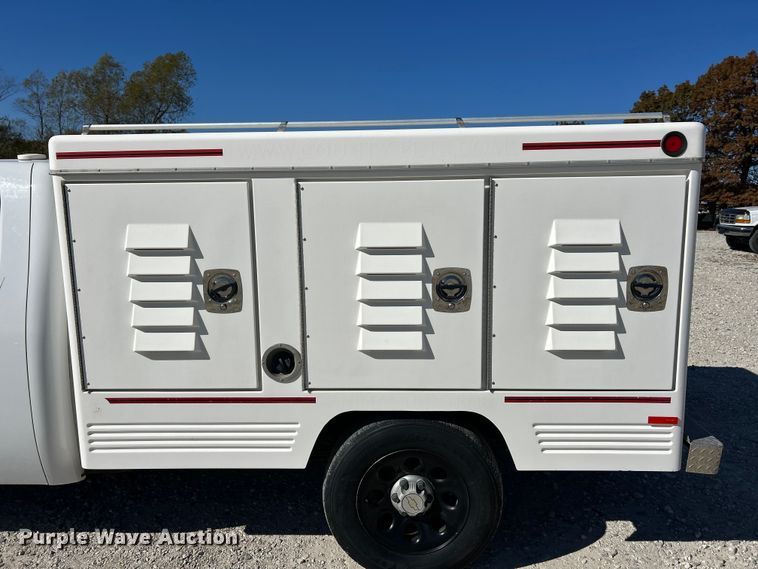 image for item ET6641 2009 Chevrolet Silverado 1500 animal control pickup truck