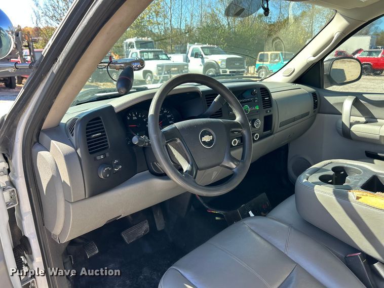 image for item ET6641 2009 Chevrolet Silverado 1500 animal control pickup truck