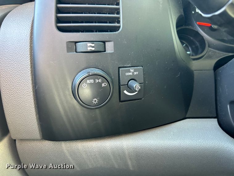 image for item ET6641 2009 Chevrolet Silverado 1500 animal control pickup truck