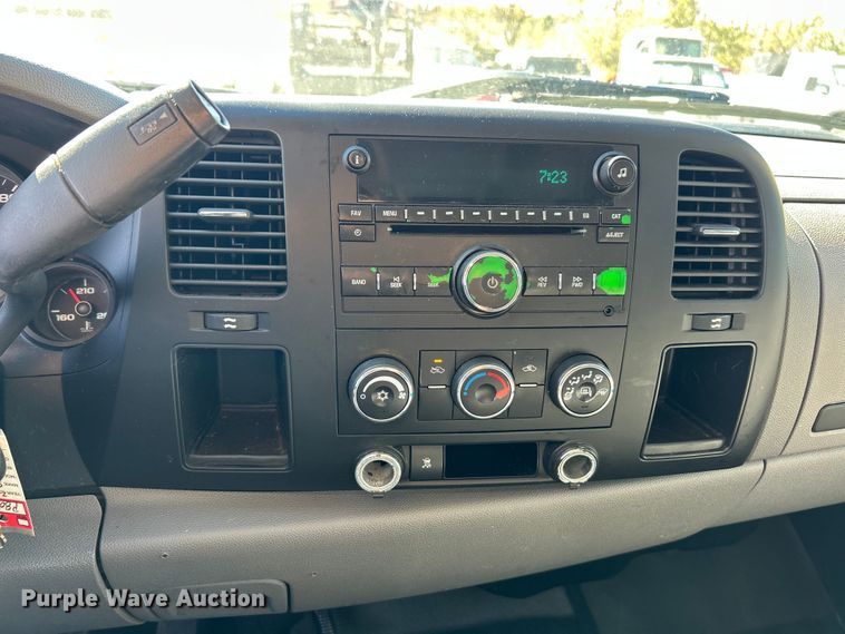 image for item ET6641 2009 Chevrolet Silverado 1500 animal control pickup truck