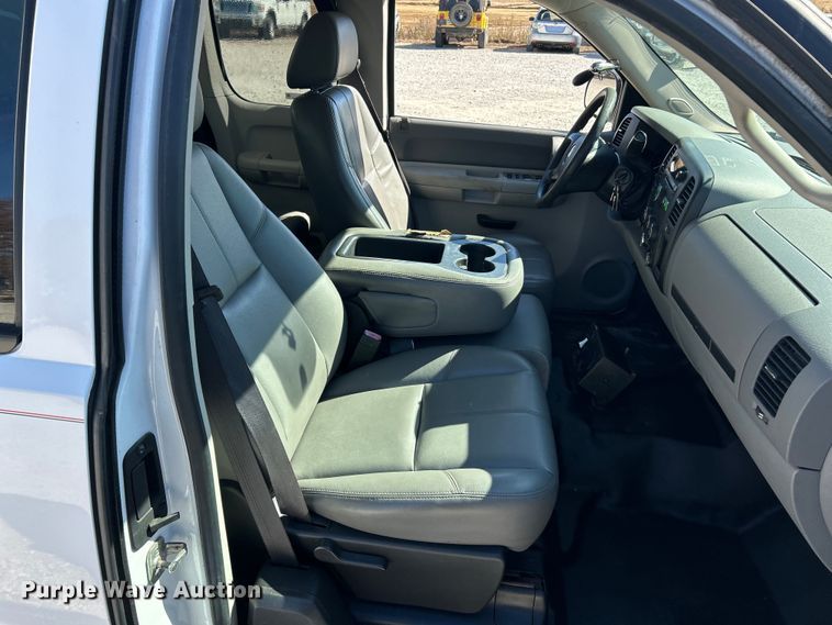 image for item ET6641 2009 Chevrolet Silverado 1500 animal control pickup truck