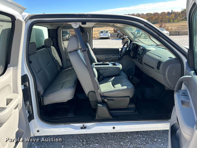 image for item ET6641 2009 Chevrolet Silverado 1500 animal control pickup truck