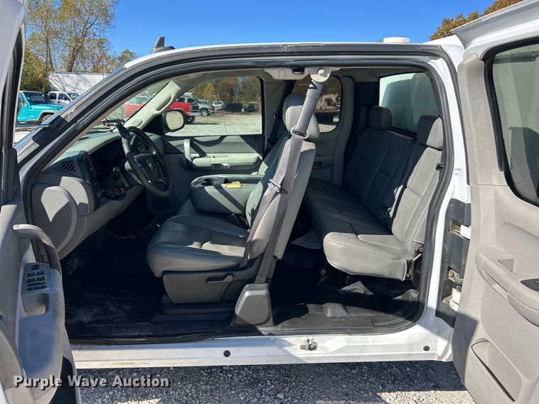 image for item ET6641 2009 Chevrolet Silverado 1500 animal control pickup truck