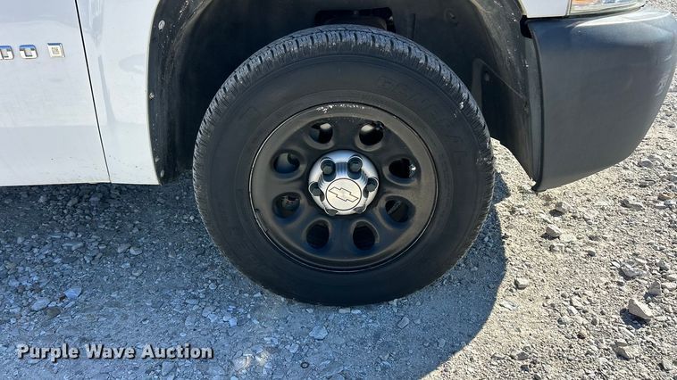 image for item ET6641 2009 Chevrolet Silverado 1500 animal control pickup truck