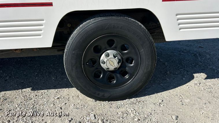 image for item ET6641 2009 Chevrolet Silverado 1500 animal control pickup truck