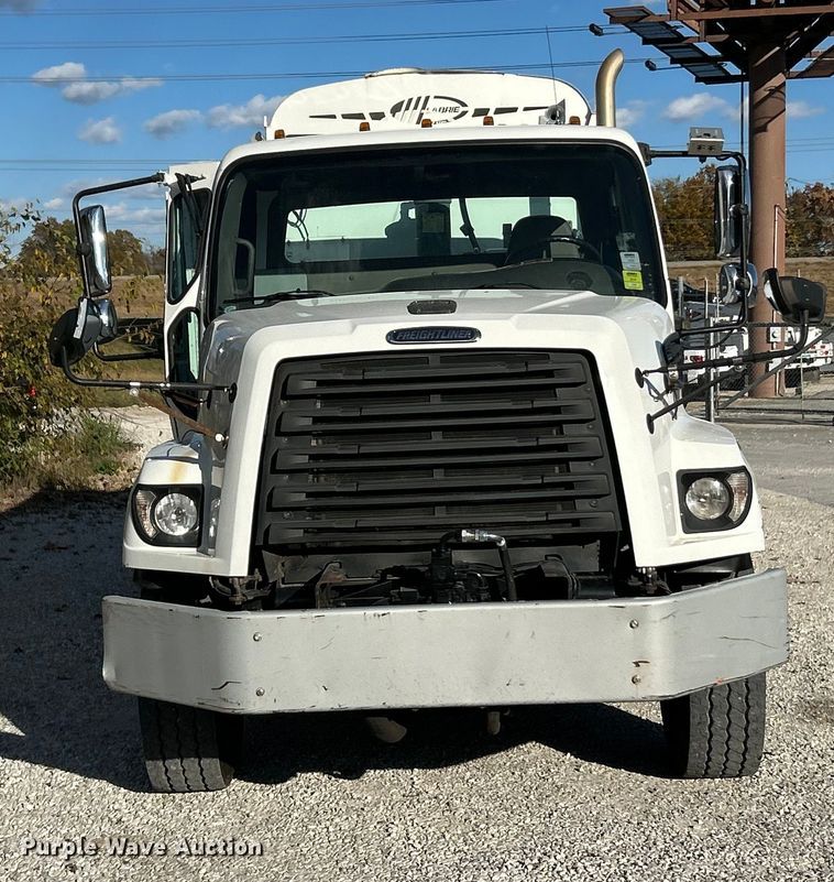 image for item ET6645 2014 Freightliner 108SD refuse truck