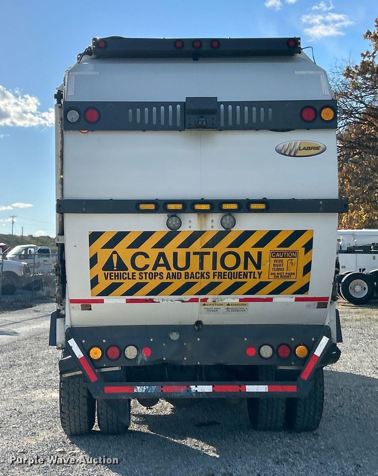 image for item ET6645 2014 Freightliner 108SD refuse truck