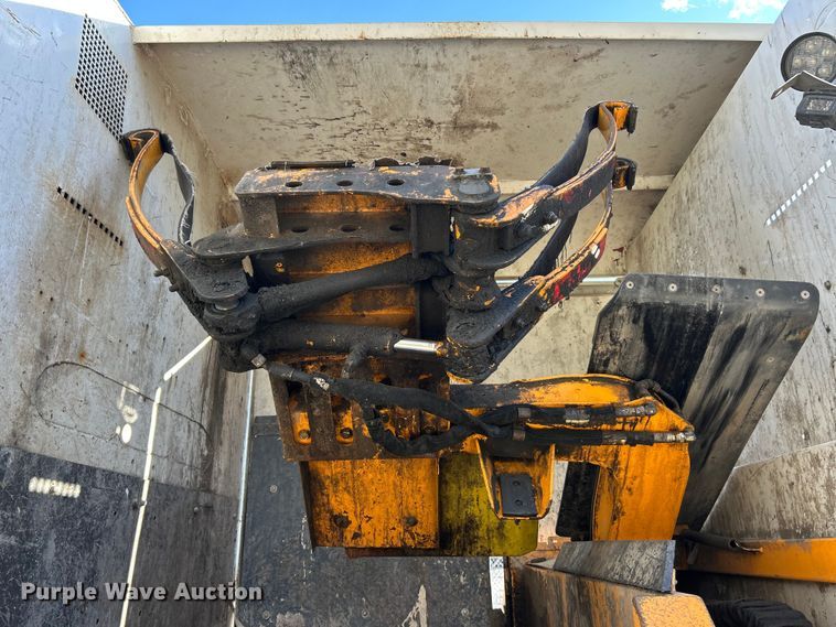 image for item ET6645 2014 Freightliner 108SD refuse truck