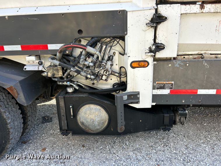 image for item ET6645 2014 Freightliner 108SD refuse truck
