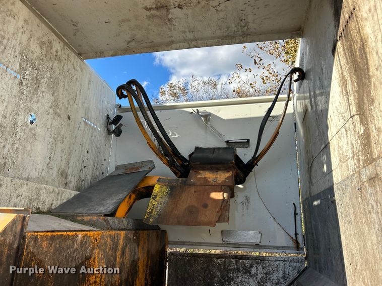 image for item ET6645 2014 Freightliner 108SD refuse truck