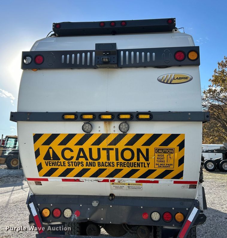 image for item ET6645 2014 Freightliner 108SD refuse truck