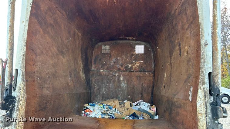 image for item ET6645 2014 Freightliner 108SD refuse truck