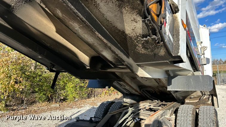 image for item ET6645 2014 Freightliner 108SD refuse truck