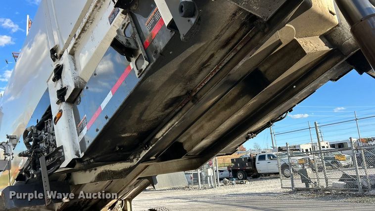 image for item ET6645 2014 Freightliner 108SD refuse truck