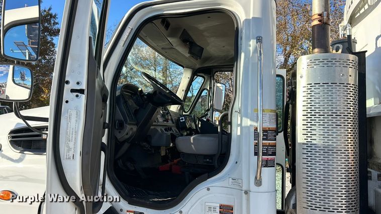 image for item ET6645 2014 Freightliner 108SD refuse truck