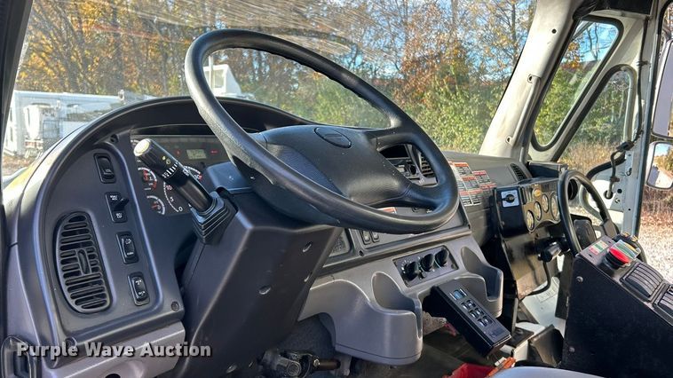 image for item ET6645 2014 Freightliner 108SD refuse truck