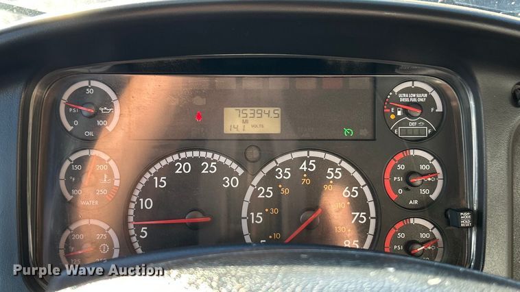 image for item ET6645 2014 Freightliner 108SD refuse truck