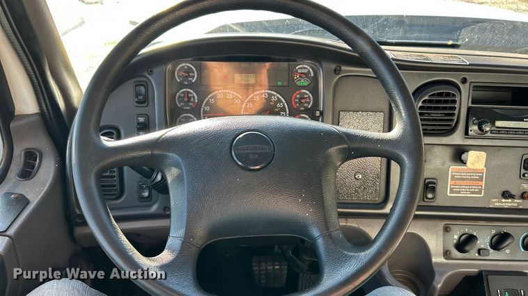 image for item ET6645 2014 Freightliner 108SD refuse truck