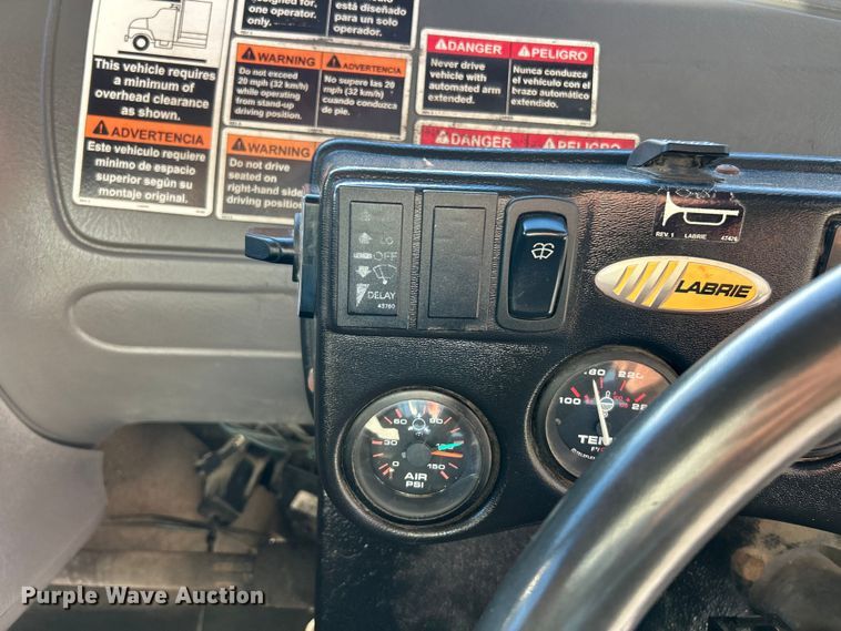 image for item ET6645 2014 Freightliner 108SD refuse truck