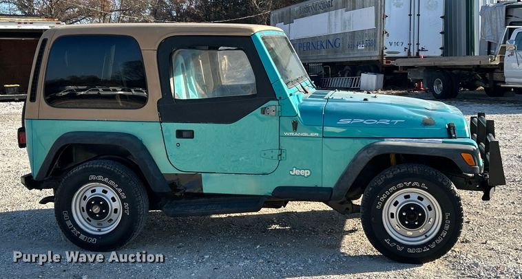 image for item ET6655 1997 Jeep Wrangler Sport SUV