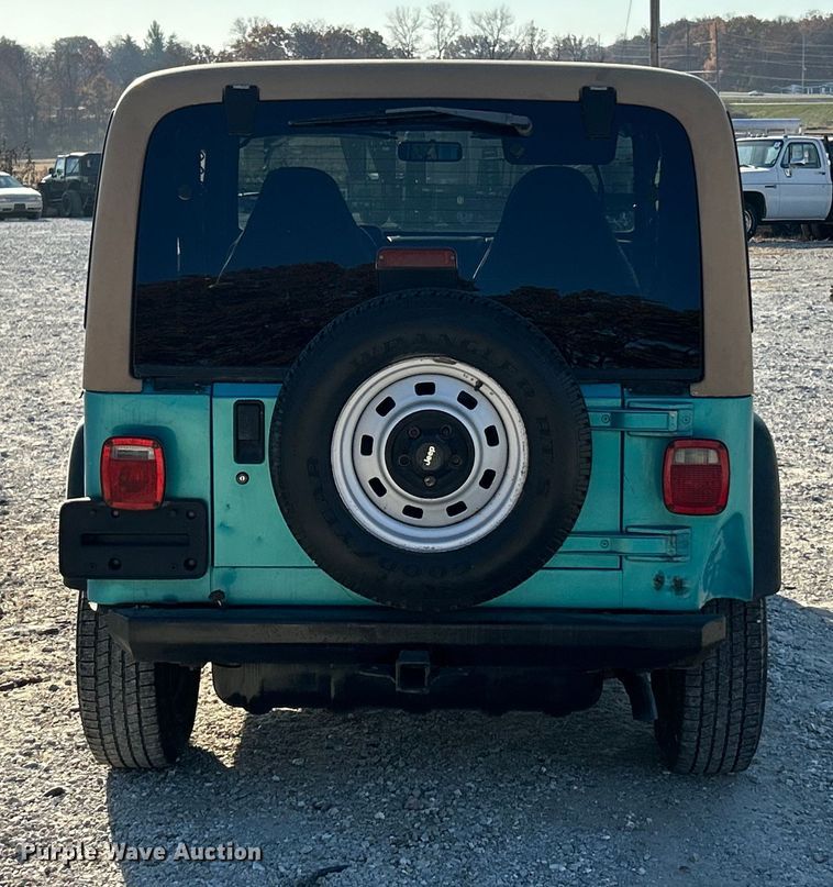 image for item ET6655 1997 Jeep Wrangler Sport SUV