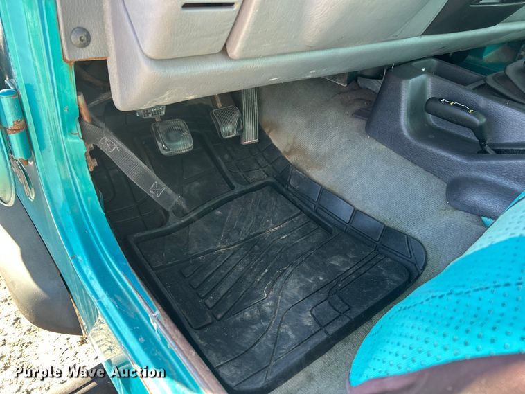 image for item ET6655 1997 Jeep Wrangler Sport SUV