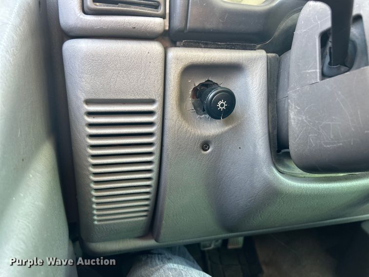 image for item ET6655 1997 Jeep Wrangler Sport SUV