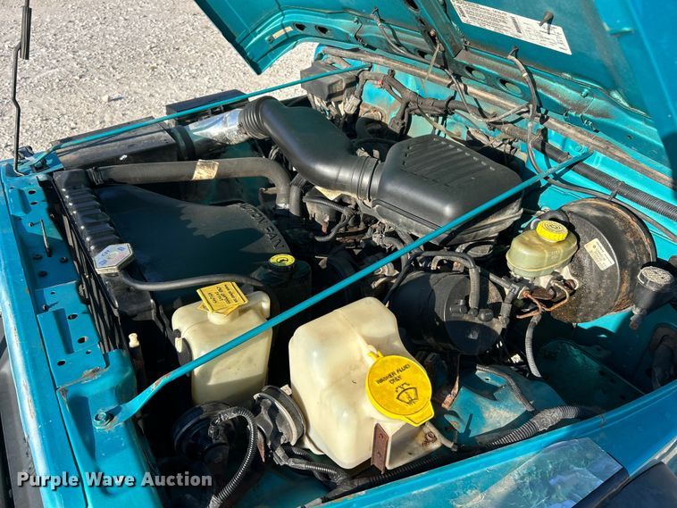 image for item ET6655 1997 Jeep Wrangler Sport SUV