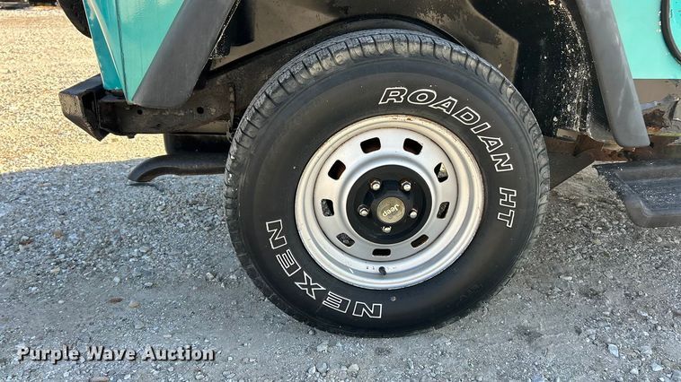 image for item ET6655 1997 Jeep Wrangler Sport SUV