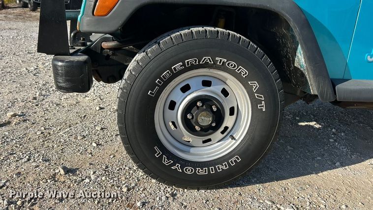 image for item ET6655 1997 Jeep Wrangler Sport SUV