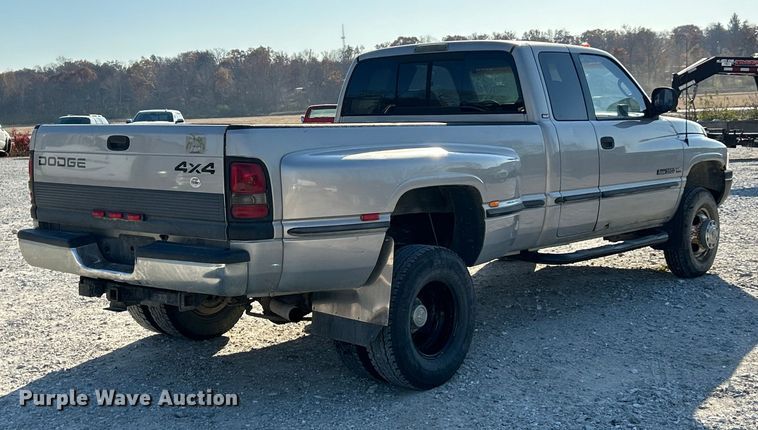 image for item ET6658 1998 Dodge Ram 3500 Quad Cab pickup truck