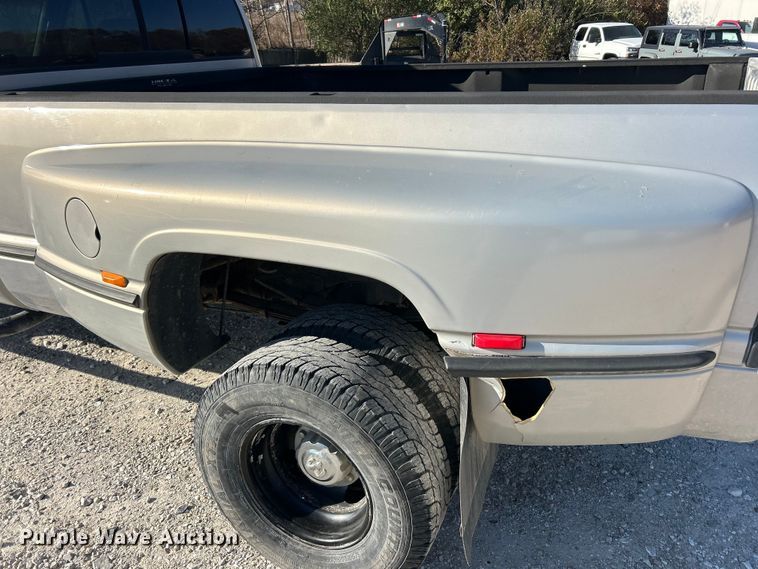 image for item ET6658 1998 Dodge Ram 3500 Quad Cab pickup truck