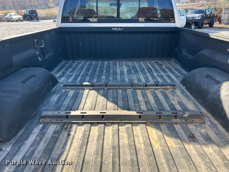 image for item ET6658 1998 Dodge Ram 3500 Quad Cab pickup truck