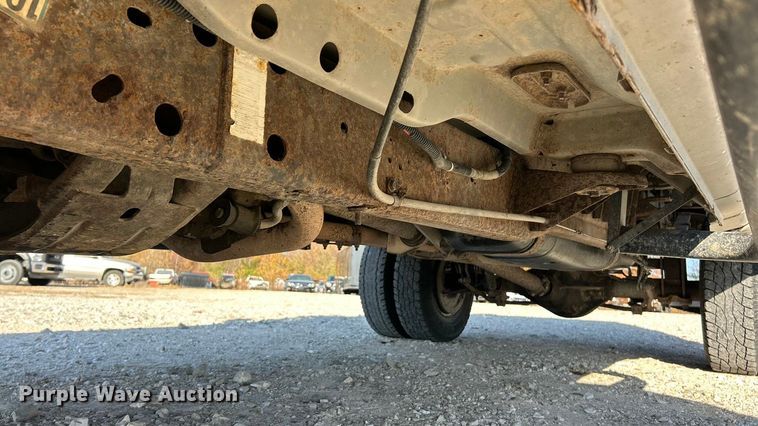 image for item ET6658 1998 Dodge Ram 3500 Quad Cab pickup truck