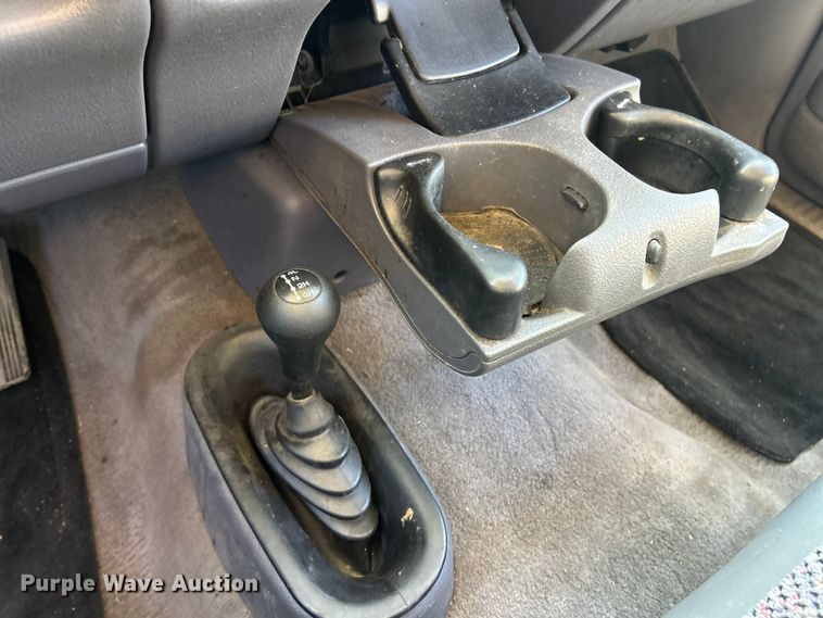 image for item ET6658 1998 Dodge Ram 3500 Quad Cab pickup truck