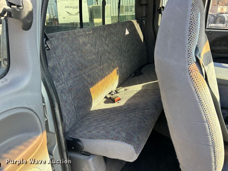 image for item ET6658 1998 Dodge Ram 3500 Quad Cab pickup truck