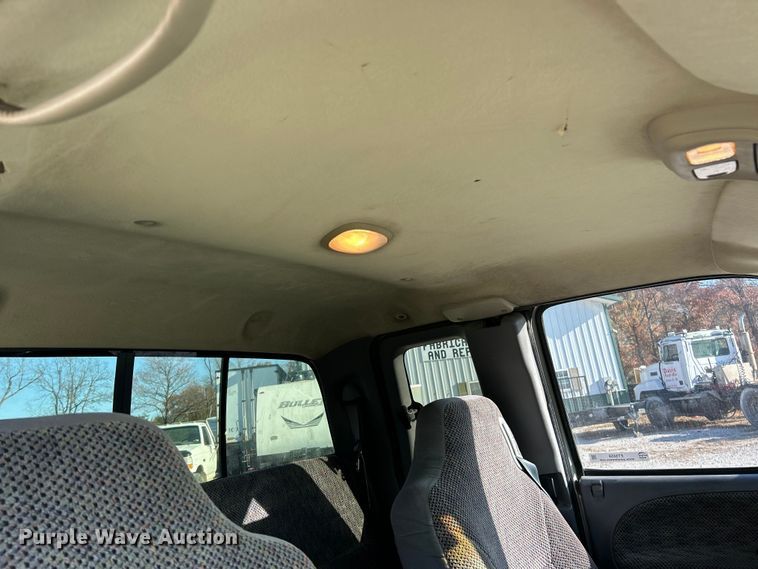 image for item ET6658 1998 Dodge Ram 3500 Quad Cab pickup truck