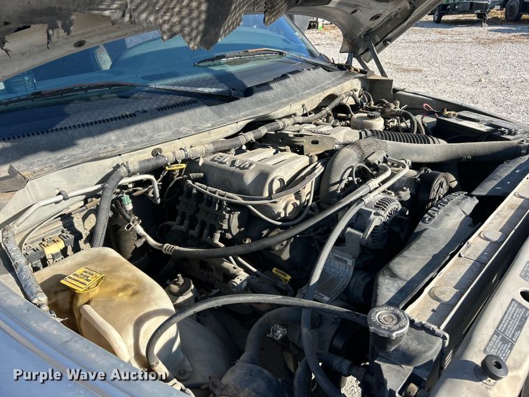 image for item ET6658 1998 Dodge Ram 3500 Quad Cab pickup truck