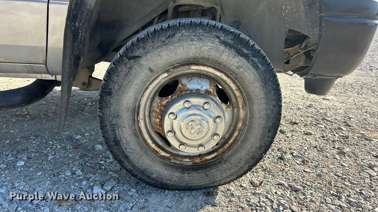 image for item ET6658 1998 Dodge Ram 3500 Quad Cab pickup truck